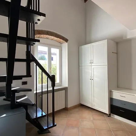 Alloro 7 Apartment
